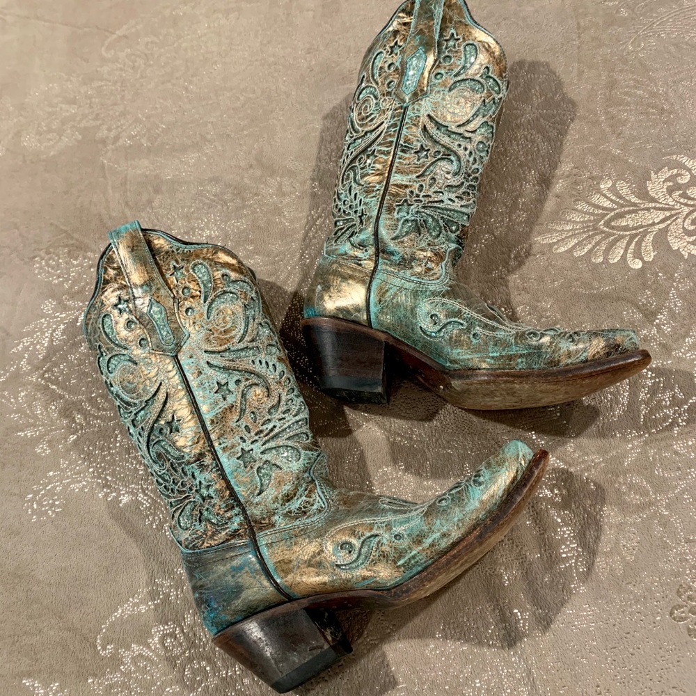 Gorgeous glittery Corral boots!